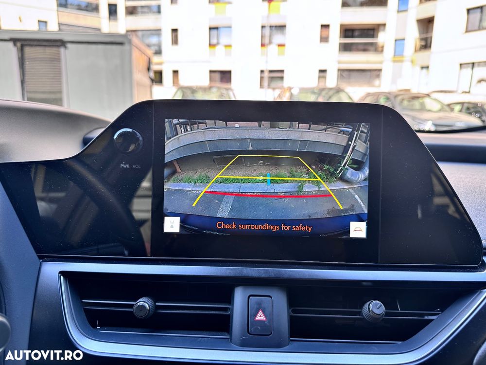 Lexus UX 250h Amazing Edition - 15