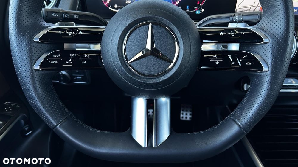 Mercedes-Benz GLB 200 d AMG Line 8G-DCT - 14