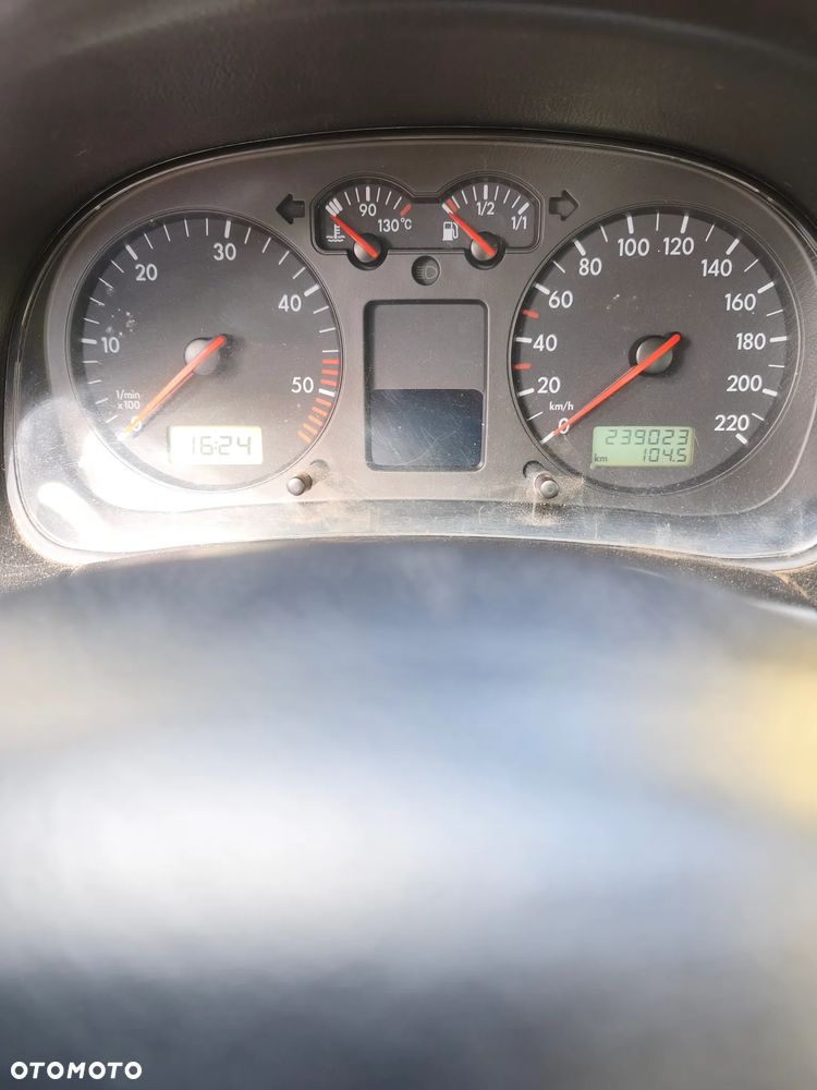 Volkswagen Bora 1.9 TDI - 2