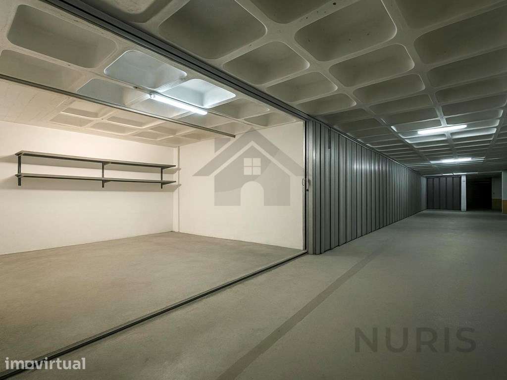 Espaço de Garagem Para Venda na Praia da Rocha, Portimão - Grande imagem: 3/10