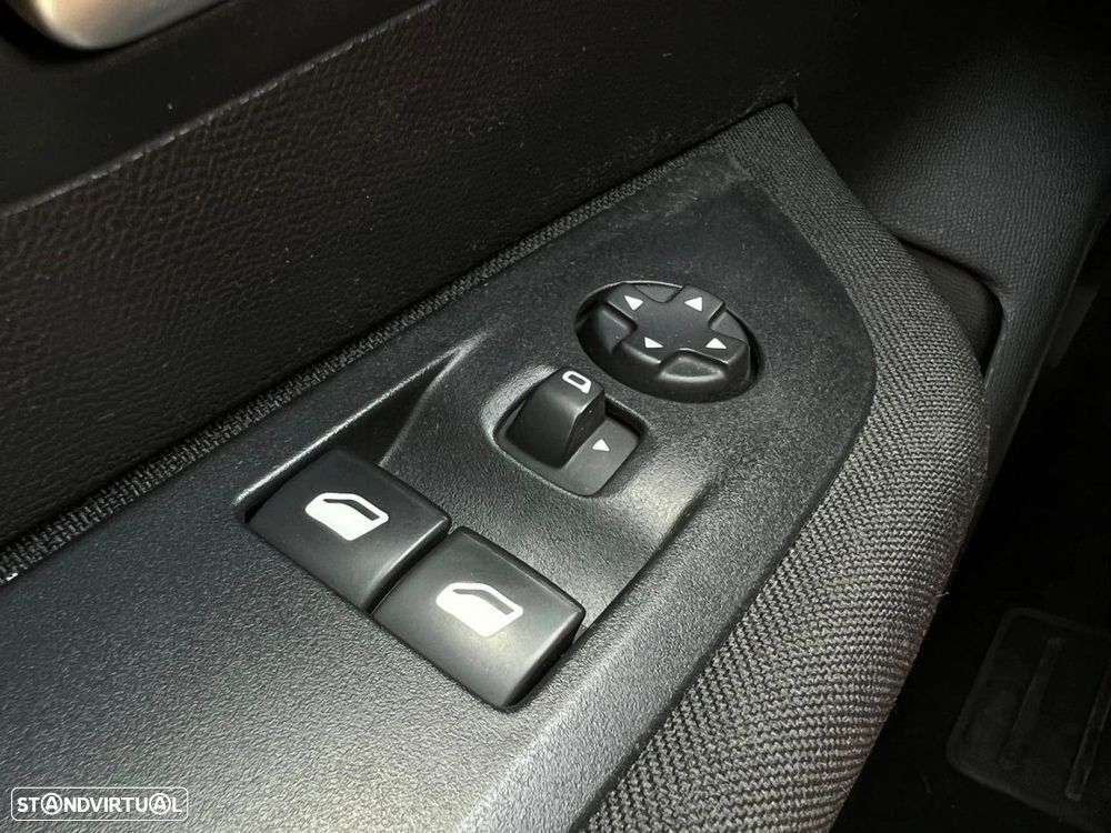 Peugeot e-208 Active Pack - 17