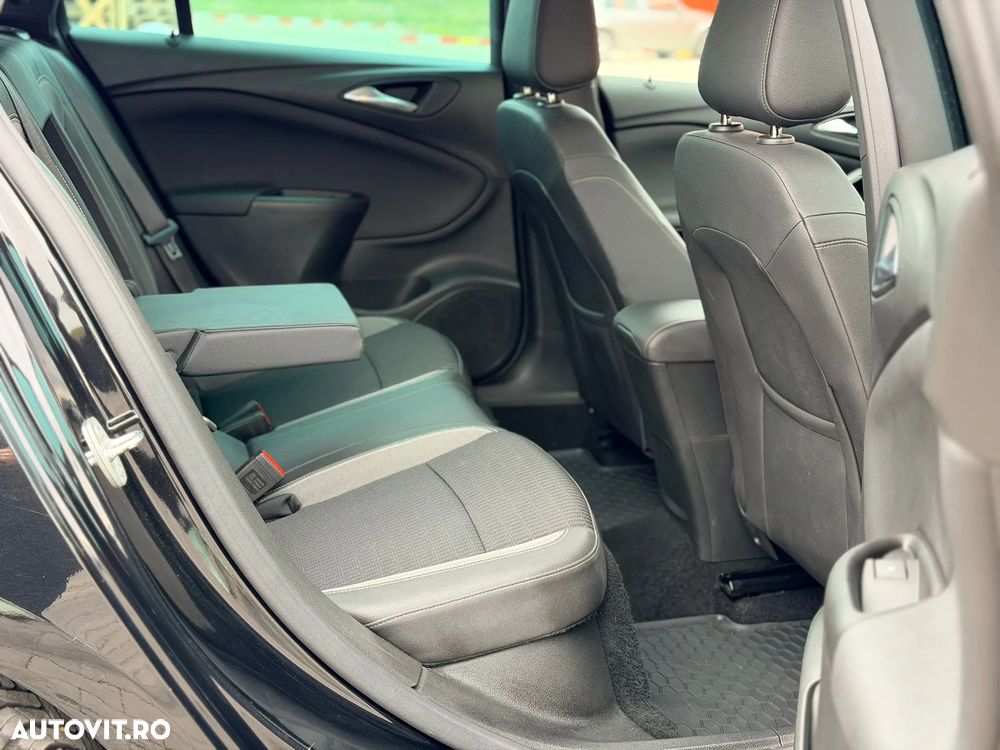 Opel Astra 1.5 D Start/Stop Business Elegance - 10