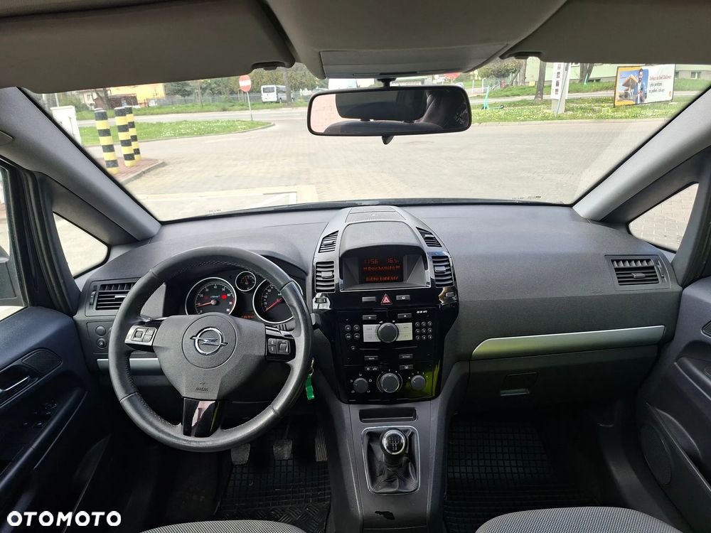 Opel Zafira - 11