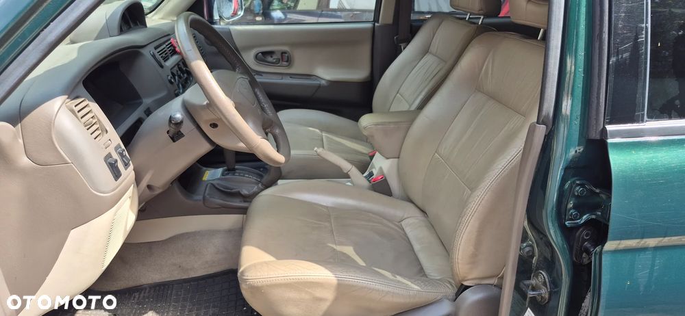 Mitsubishi Pajero - 5