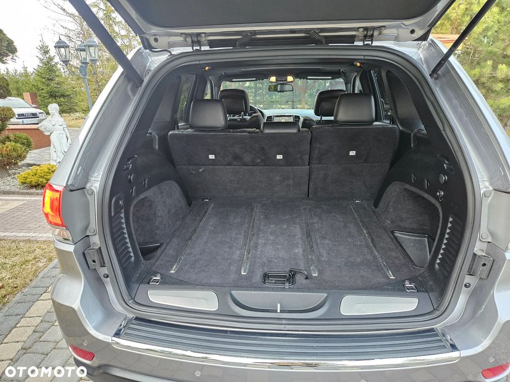 Jeep Grand Cherokee - 12