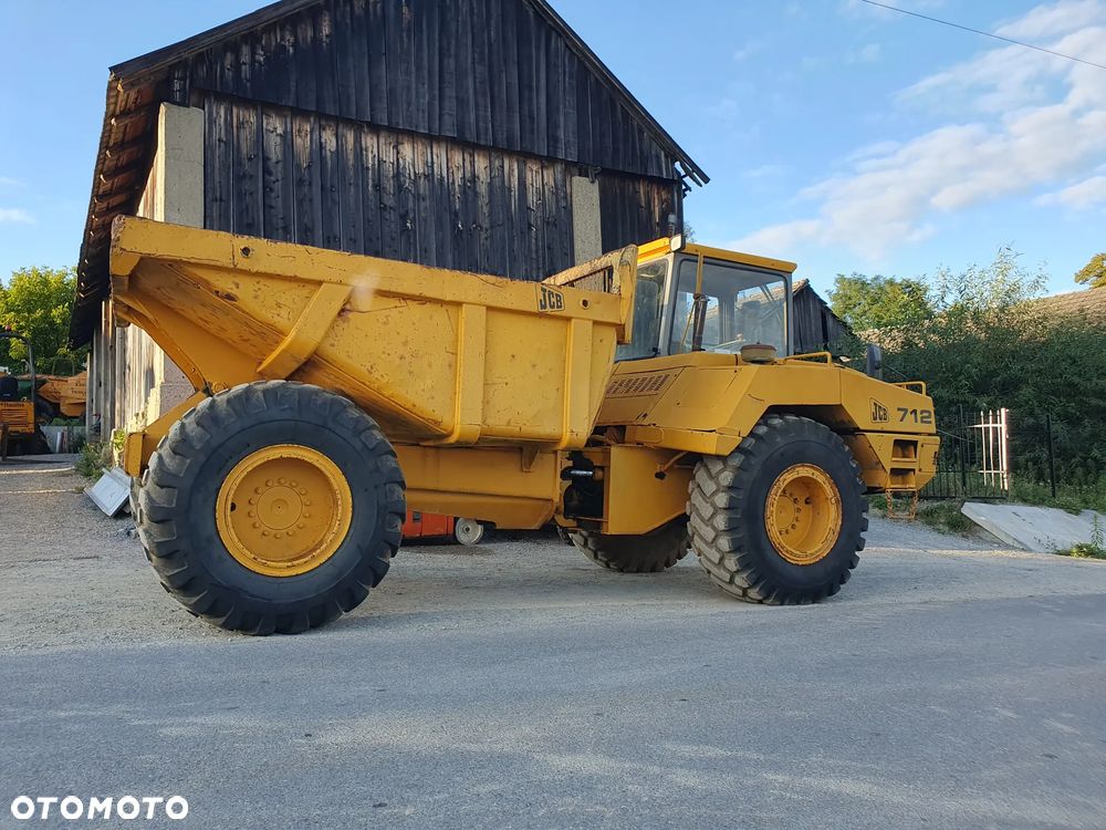 JCB - 7