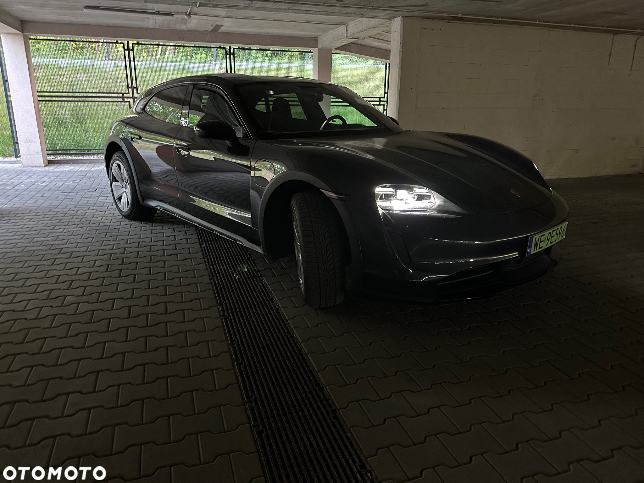 Porsche Taycan Sport Turismo - 4