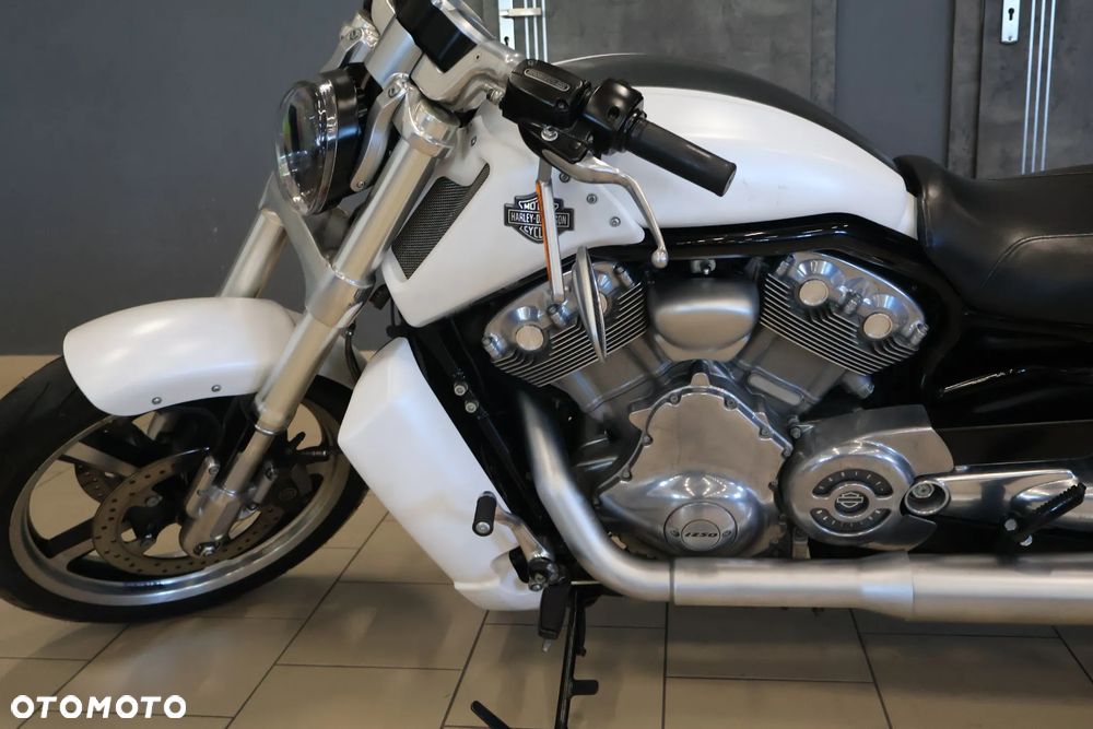 Harley-Davidson V-Rod Muscle - 22