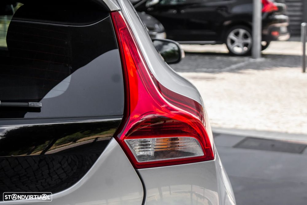 Volvo V40 D2 Kinetic - 10