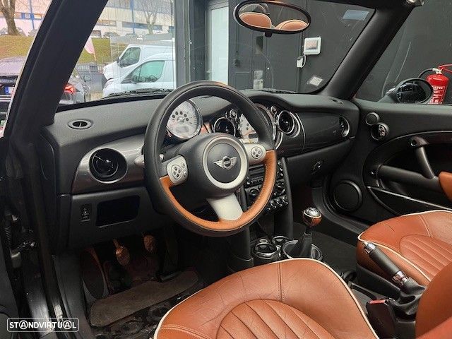 MINI Cabrio One Sidewalk - 13