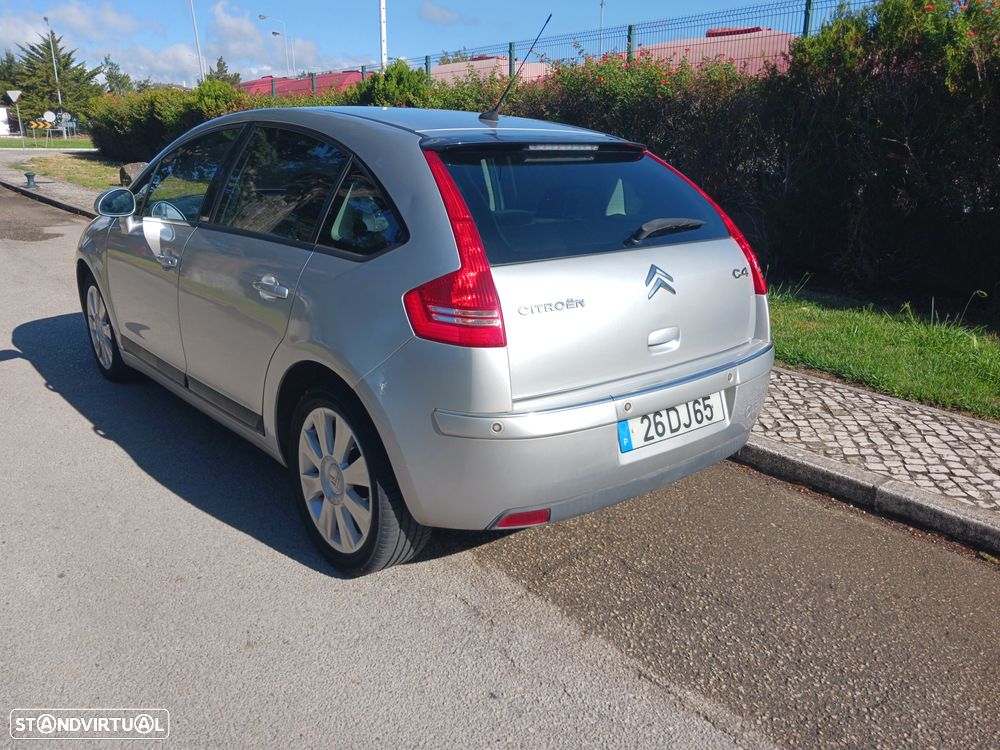 Citroën C4 1.6 HDi 110 Exclusive - 7