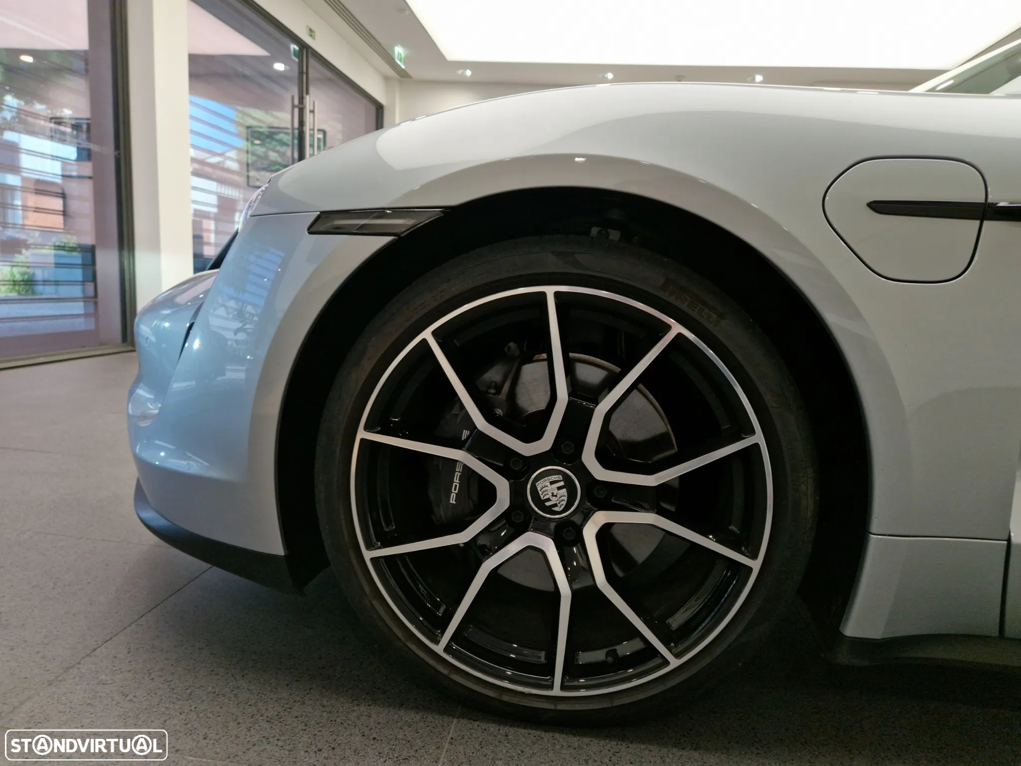 Porsche Taycan Standard - 3