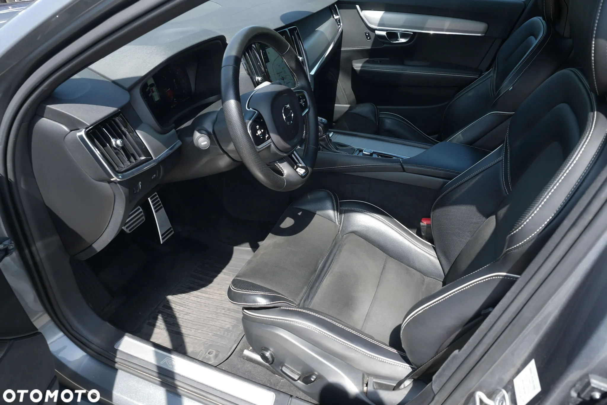 Volvo V90 D5 AWD R-Design - 21