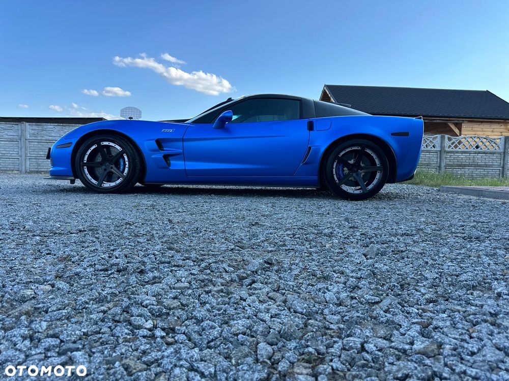 Chevrolet Corvette - 4