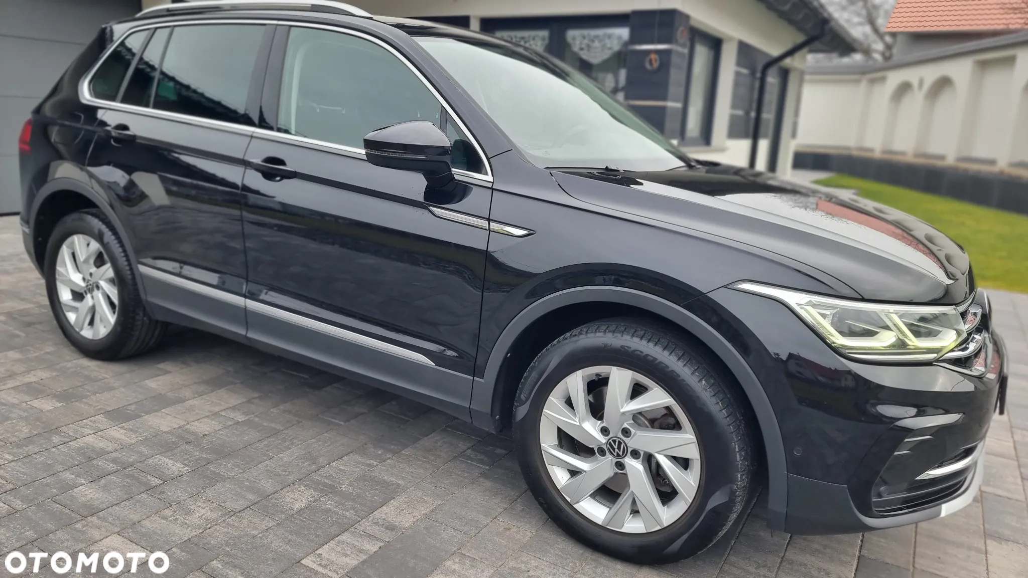 Volkswagen Tiguan 2.0 TDI SCR 4MOTION DSG Elegance - 3
