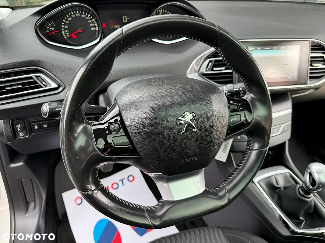 Peugeot 308 1.6 BlueHDi Allure S&S - 21