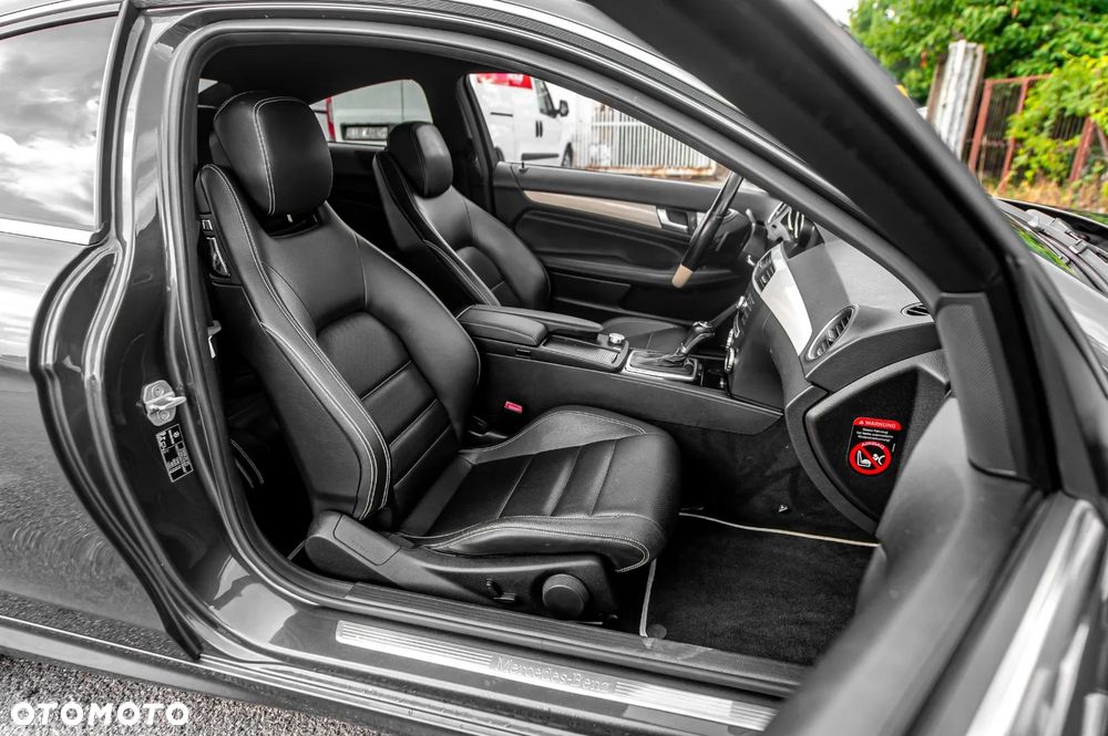 Mercedes-Benz Klasa C 180 BlueEFFICIENCY 7G-TRONIC - 23