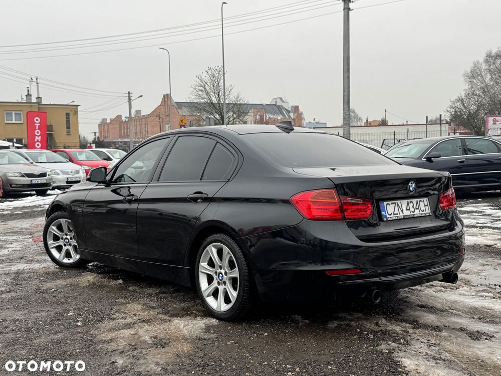 BMW Seria 3 335i xDrive Sport-Aut Sport Line - 12