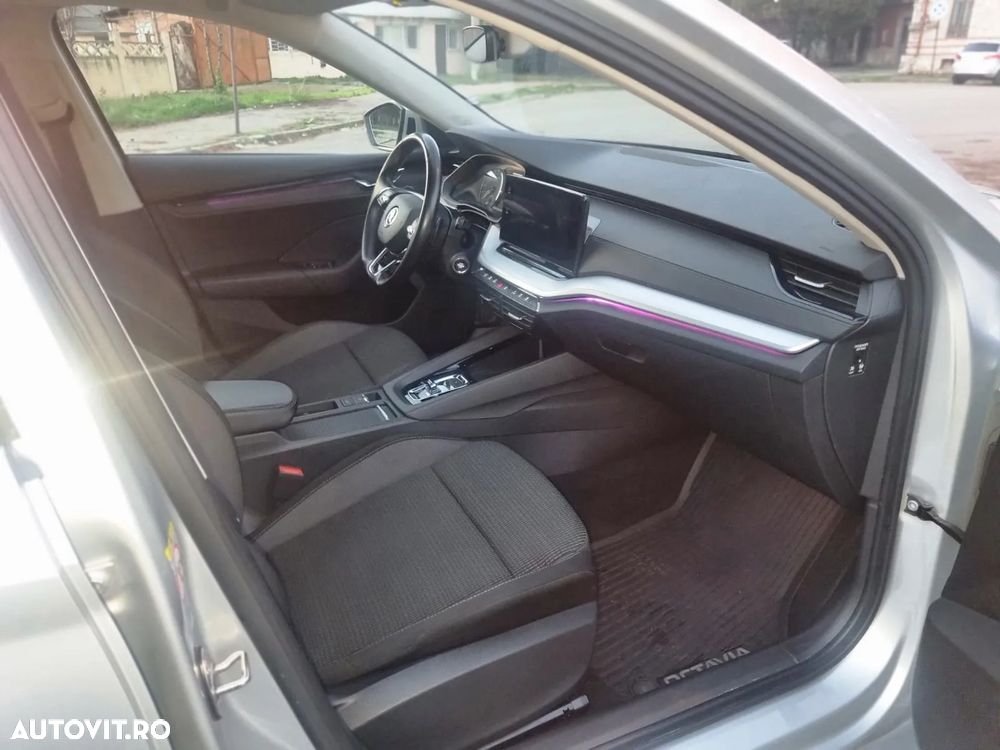 Skoda Octavia Combi Diesel 2.0 TDI DSG Ambition - 6