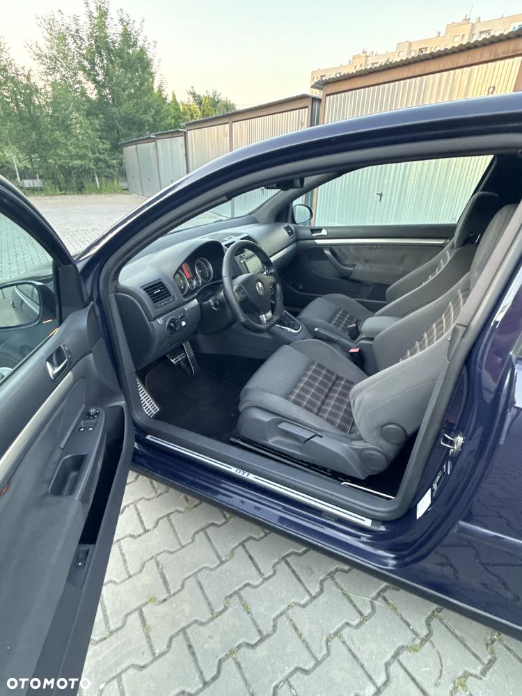 Volkswagen Golf - 10
