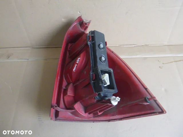 LAMPA LEWY TYŁ LEWA TYLNA PEUGEOT 307 KOMBI 01-05 - 18