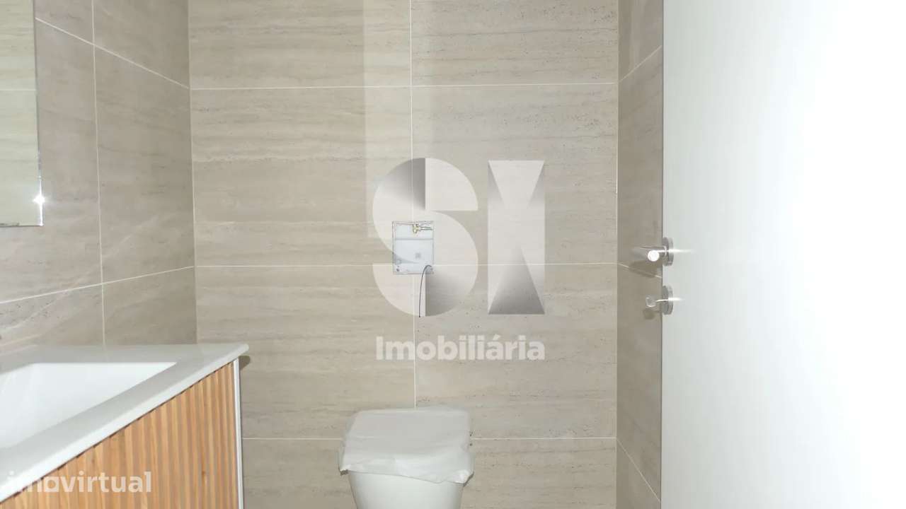 Moradias V3 com Acabamentos de Luxo e 3 Pisos - Grande imagem: 3/27