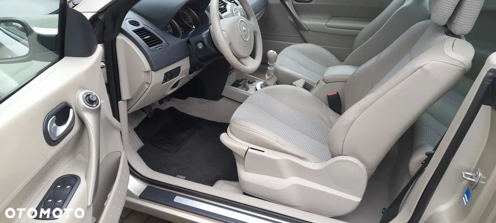 Renault Megane 2.0 Coupe-Cabriolet Confort Authenique - 16