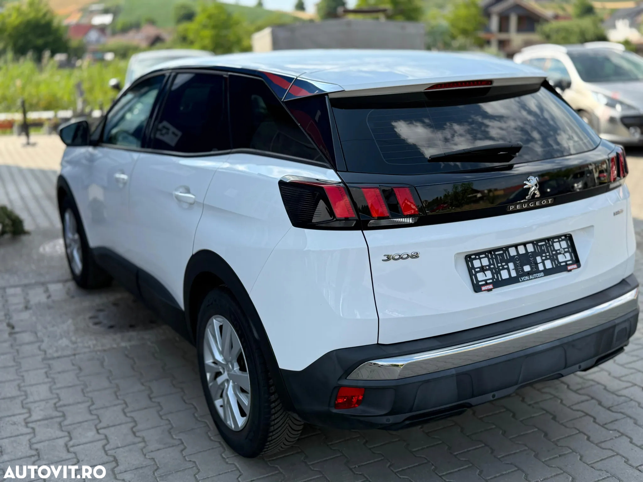 Peugeot 3008 1.2 PureTech Turbo S&S Active - 3
