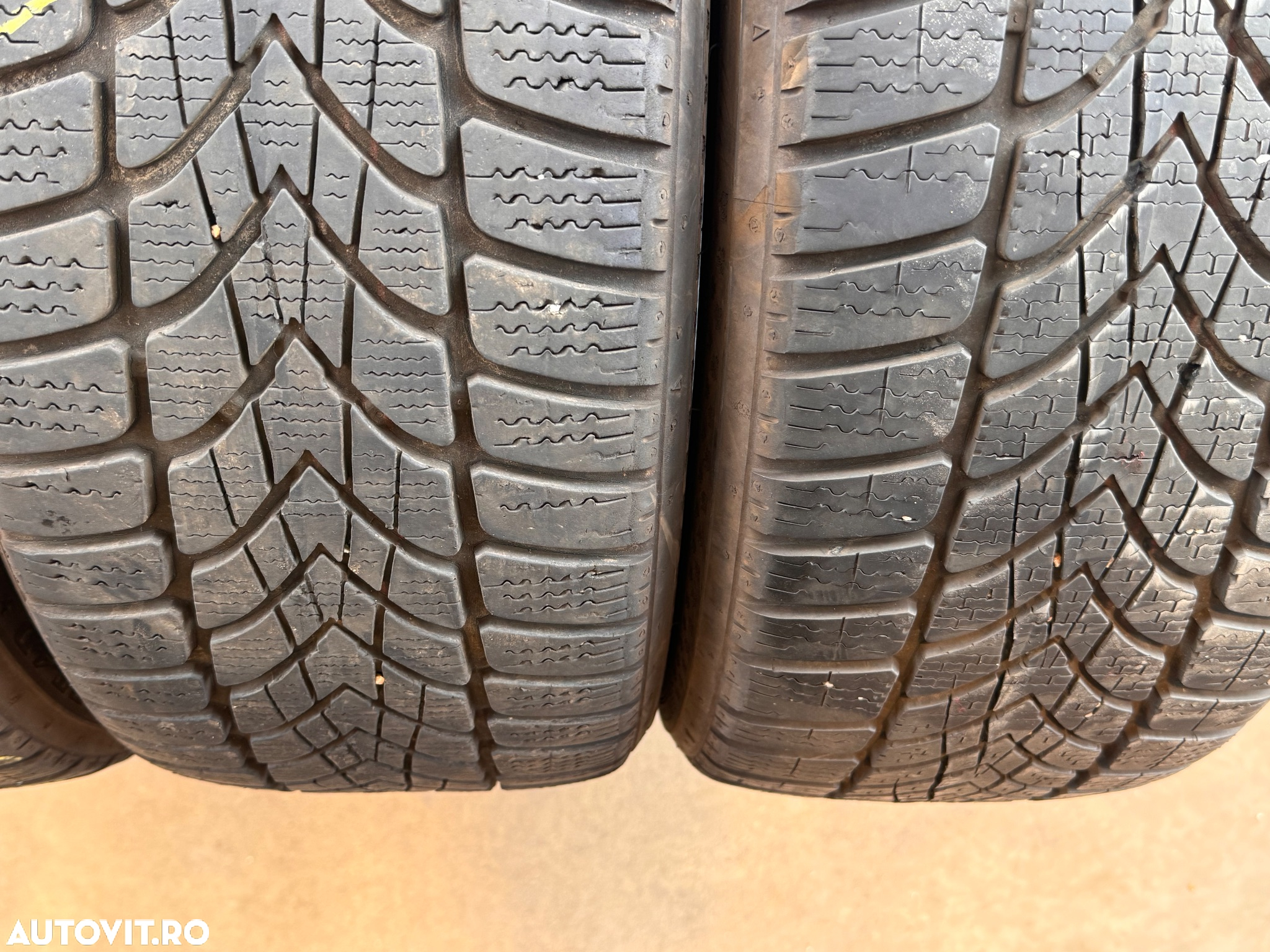 Vând 4 anvelope 205/45/17 Dunlop de iarnă second - 2