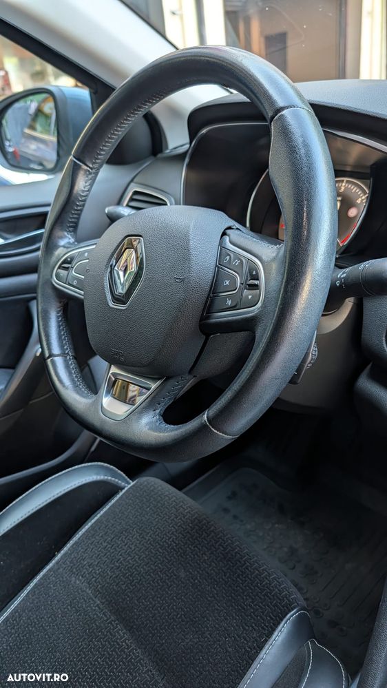 Renault Megane - 11