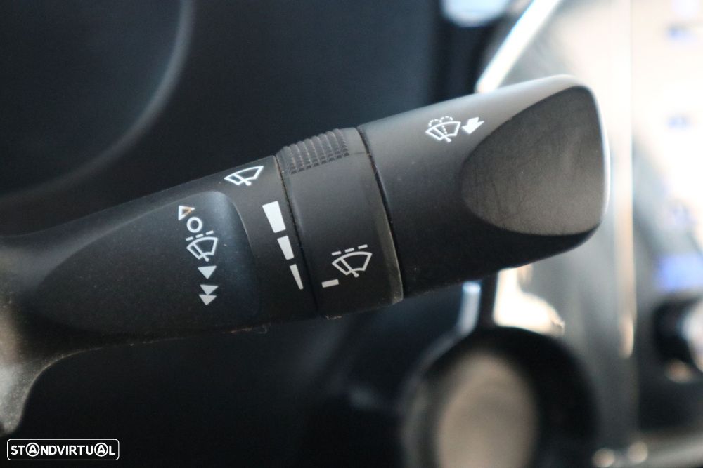 Toyota Hilux 2.4 D-4D 4WD CD CM - 18