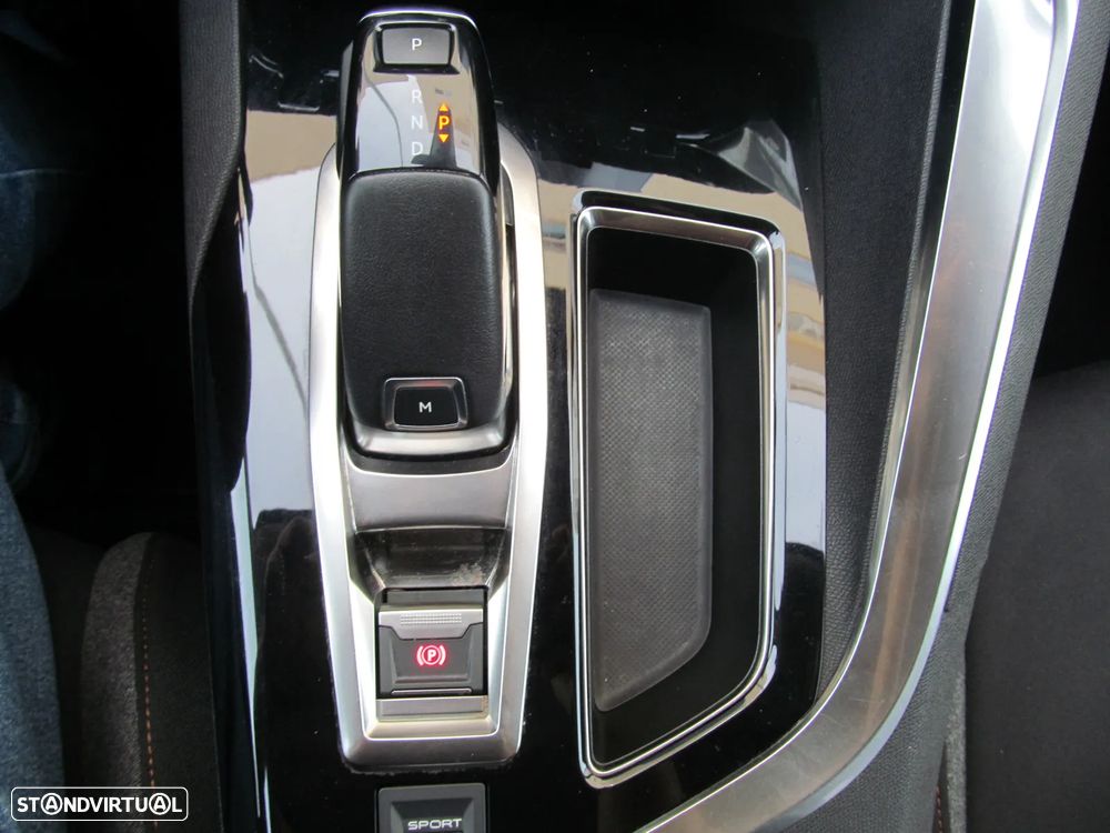 Peugeot 3008 PureTech 130 Stop & Start GPF EAT8 Active - 26