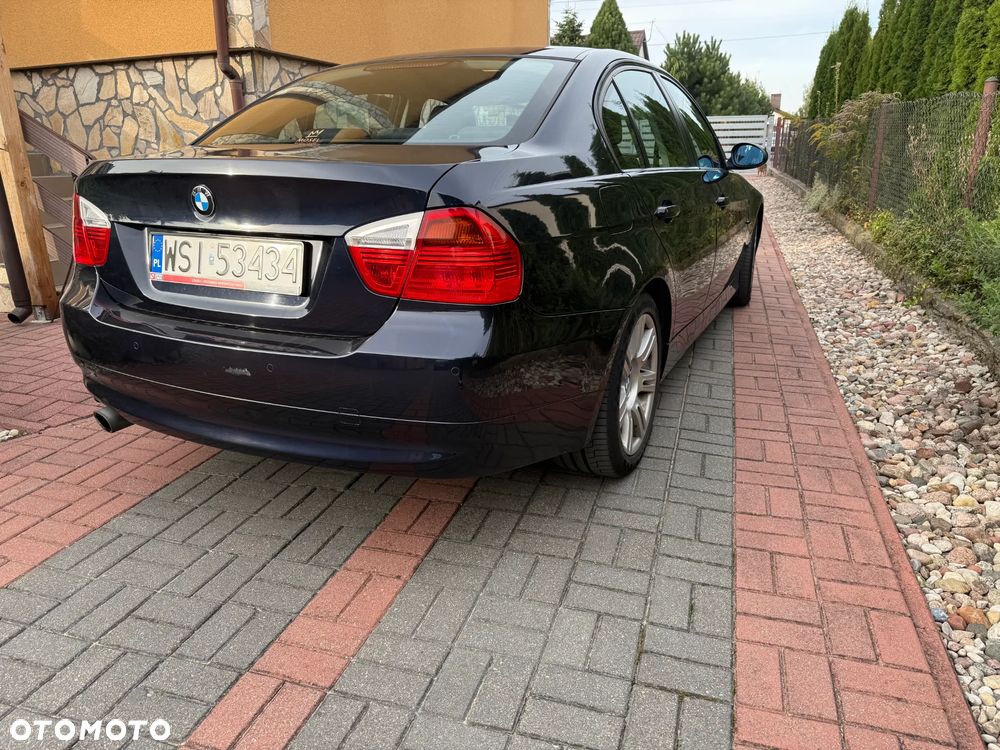 BMW Seria 3 320i - 2