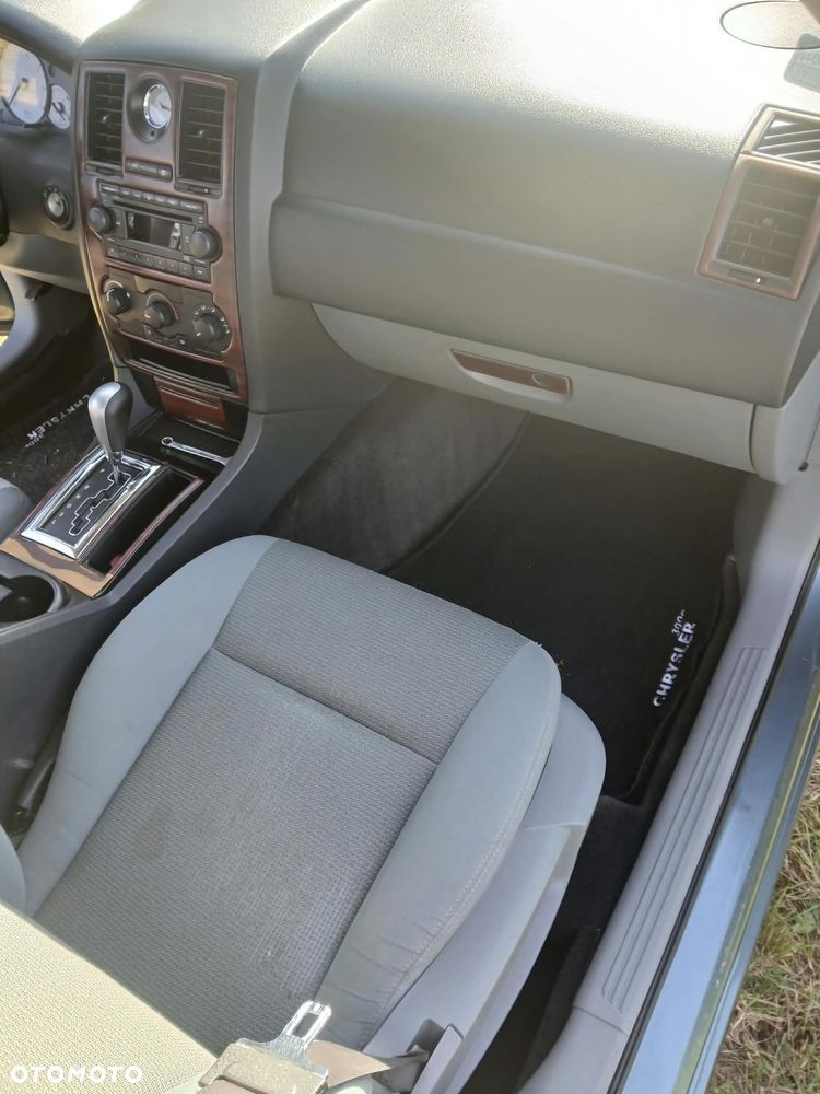 Chrysler 300 - 8