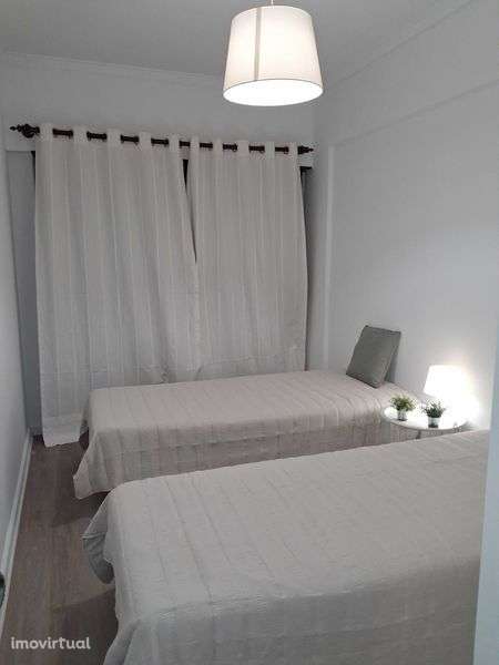 BENFICA - T1 C/cozinha e parqueamento - Grande imagem: 2/12