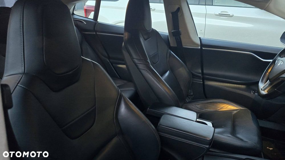 Tesla Model S - 26