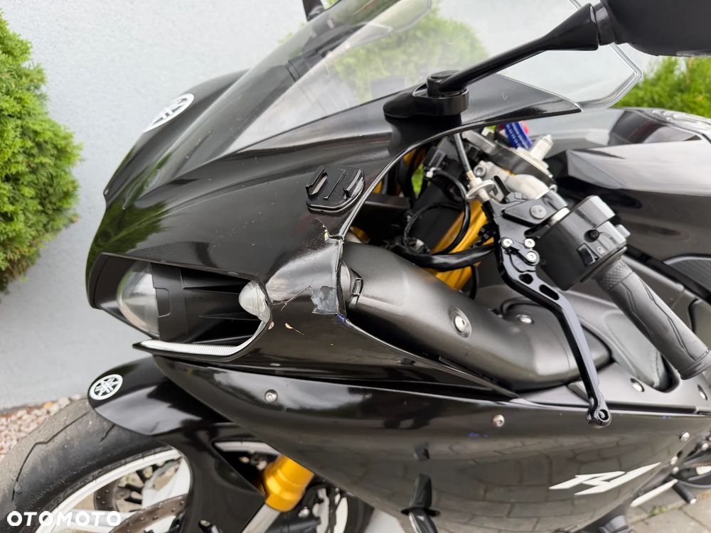 Yamaha R1 - 38