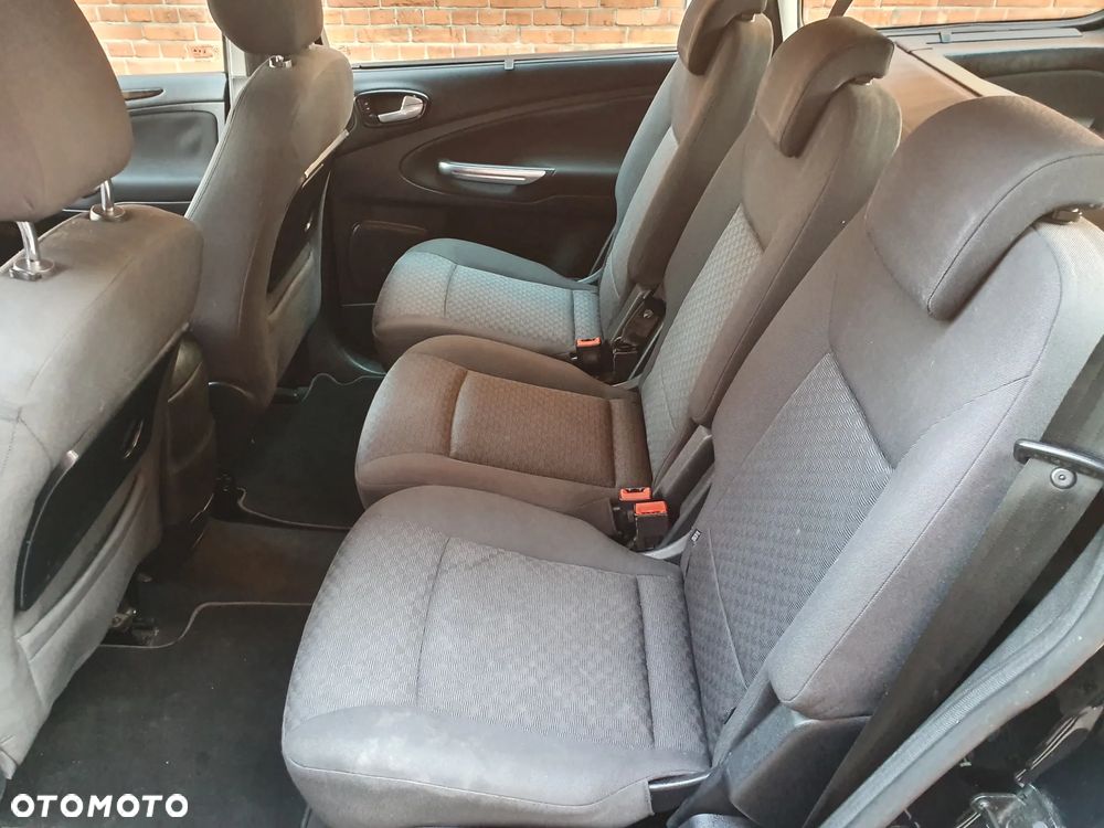 Ford Galaxy 2.0 Ghia - 14
