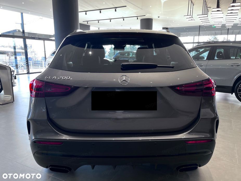 Mercedes-Benz GLA 200 AMG Line - 6