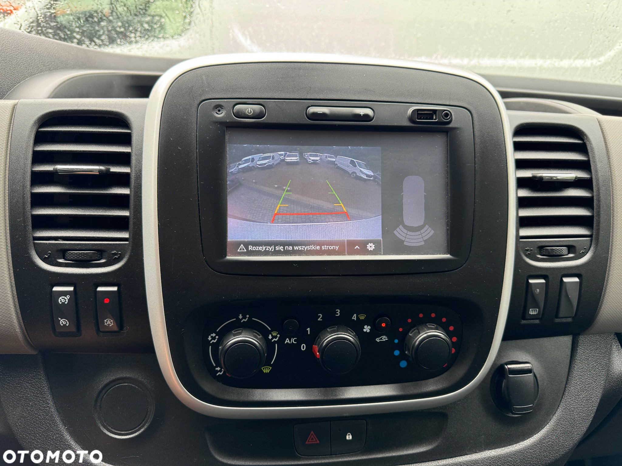 Renault Trafic - 26