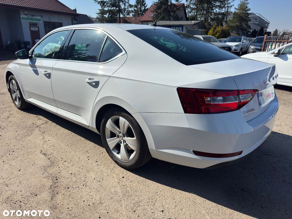 Skoda Superb 2.0 TDI Style DSG7 - 4