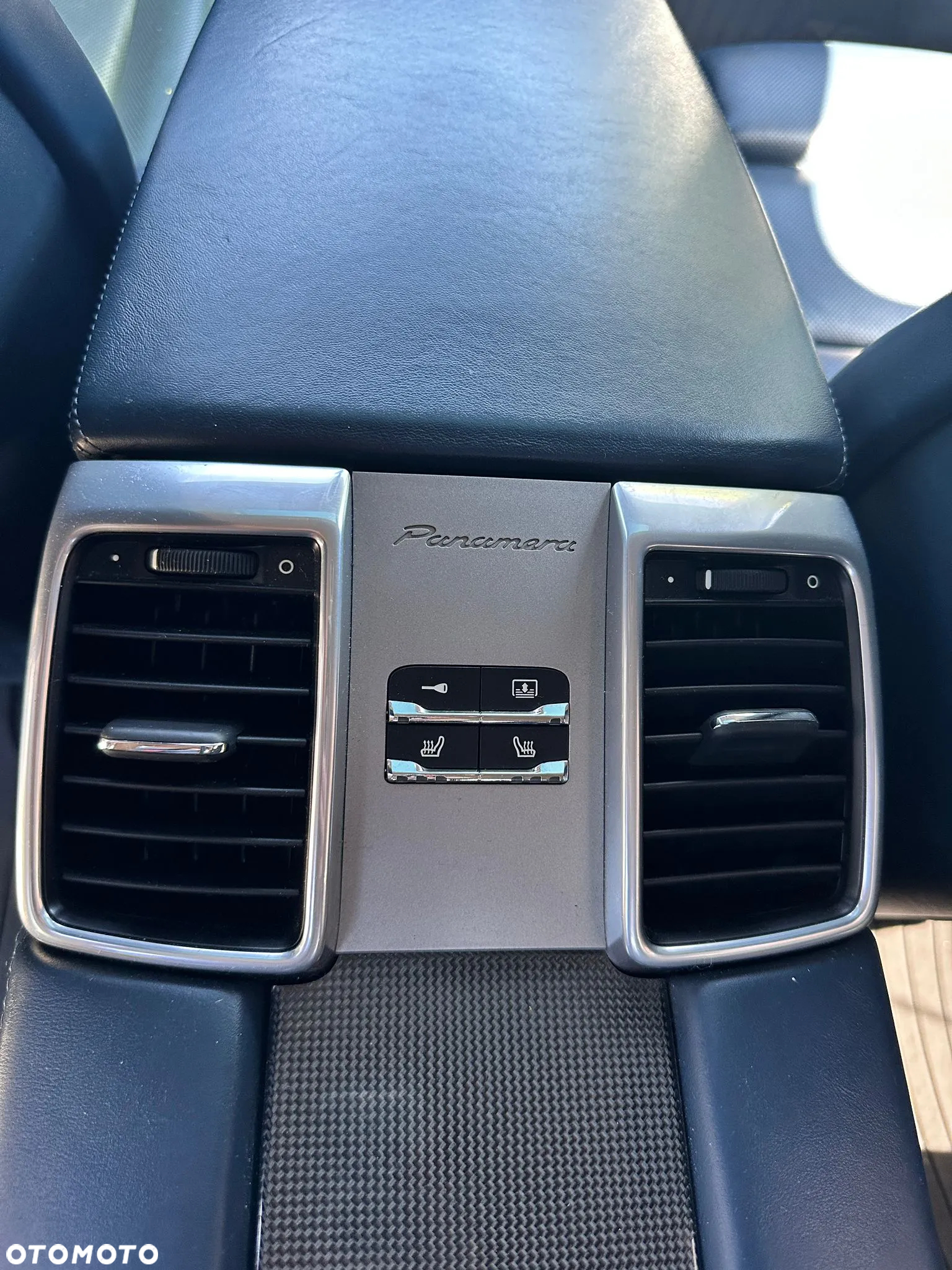 Porsche Panamera 4 Platinum Edition - 9