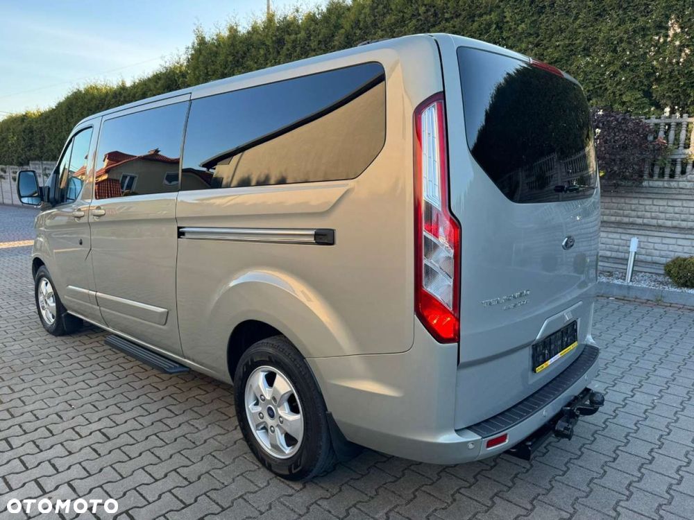 Ford Tourneo Custom - 25