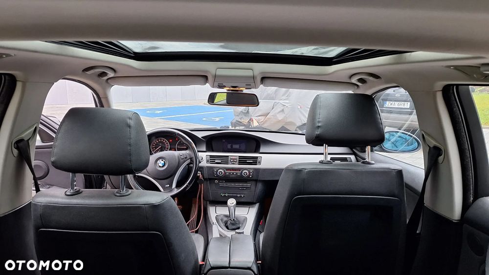 BMW Seria 3 318d - 14