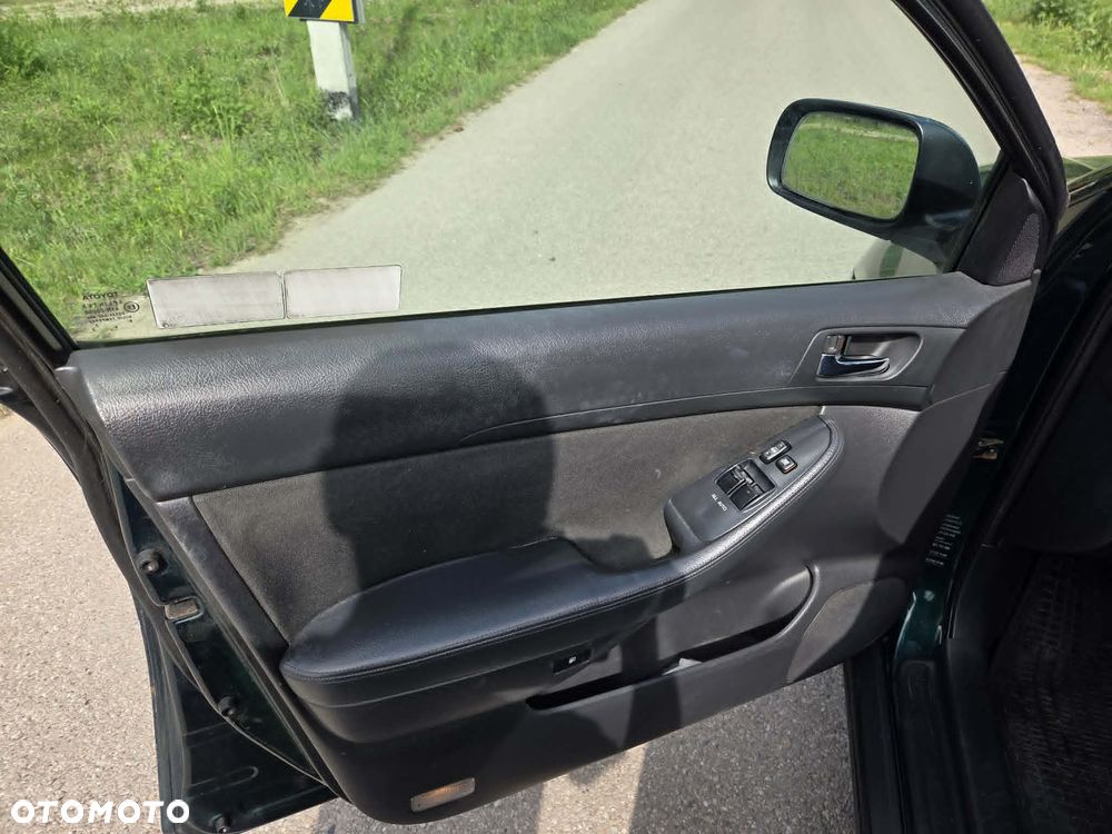 Toyota Avensis 1.8 VVT-i Terra - 13