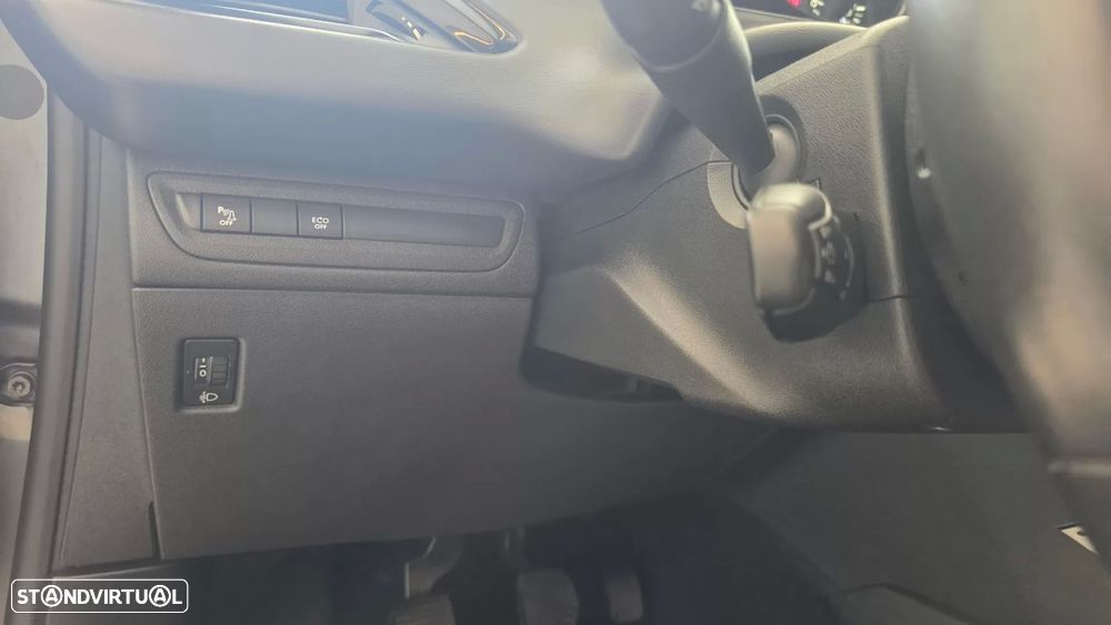 Peugeot 208 1.2 PureTech Signature - 38