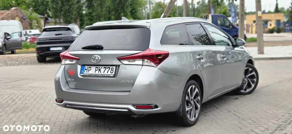 Toyota Auris 1.6 D-4D Design Edition - 11