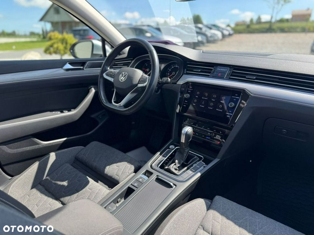 Volkswagen Passat - 19