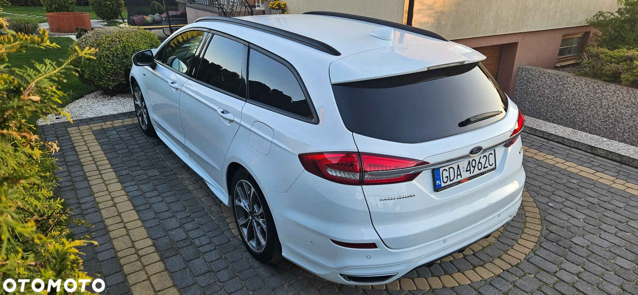Ford Mondeo 2.0 Hybrid ST-Line X - 4