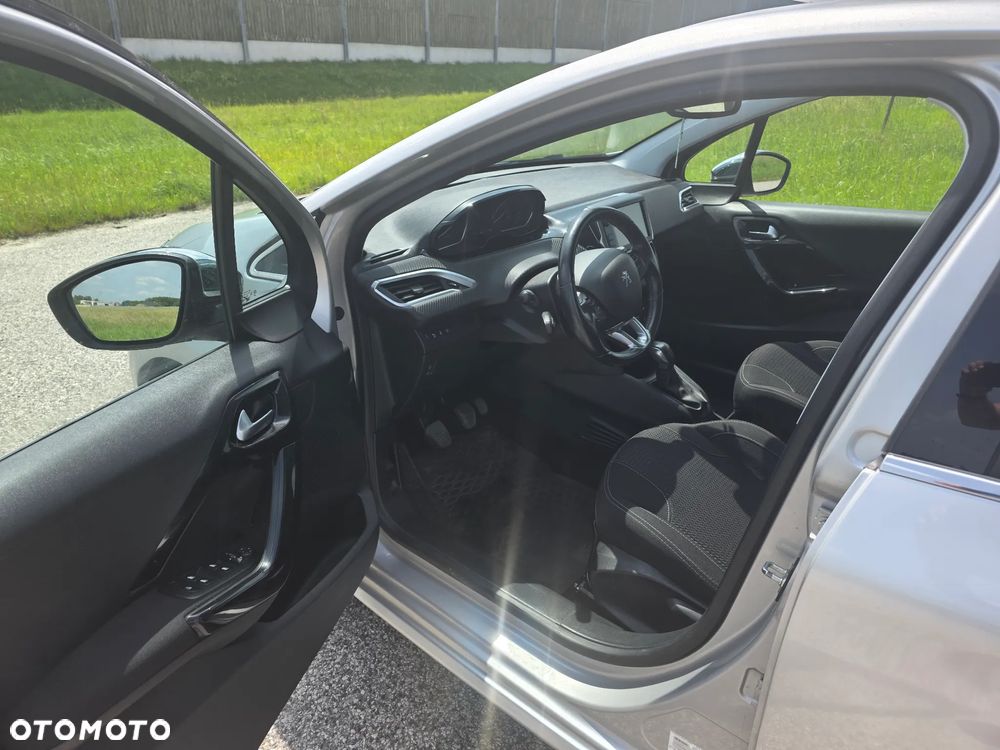 Peugeot 208 1.2 PureTech Allure S&S - 7